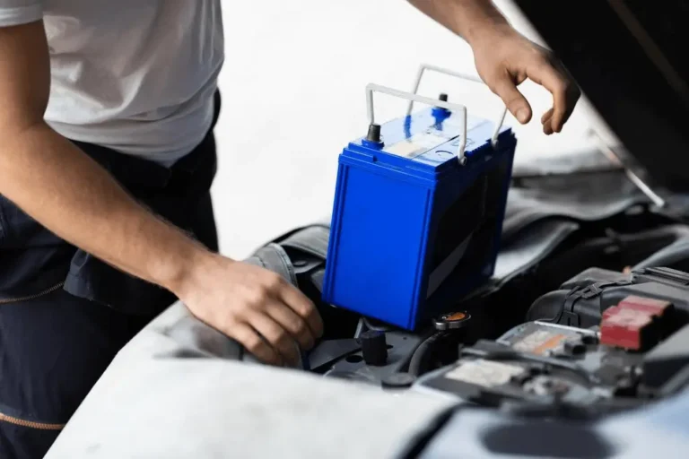 cost to replace batteries in hybrid cars